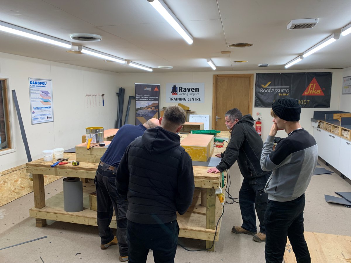 RavenRoofingSup's tweet image. Another great single ply training session completed at our Hawkhurst Training Centre.

To book a place on an upcoming courses, please contact: Jack.lewis@ravenroofingsupplies.co.uk
#singleply #trainingiskey #roofingsupplies
@sikalimited @roofingtoday