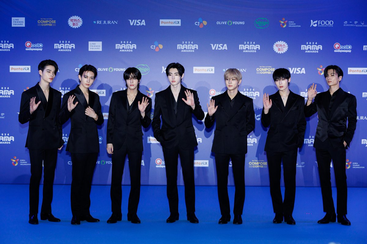 kchartsmaster's tweet photo. ENHYPEN at the 2024 MAMA Awards red carpet. https://t.co/0hwqvXGiIo