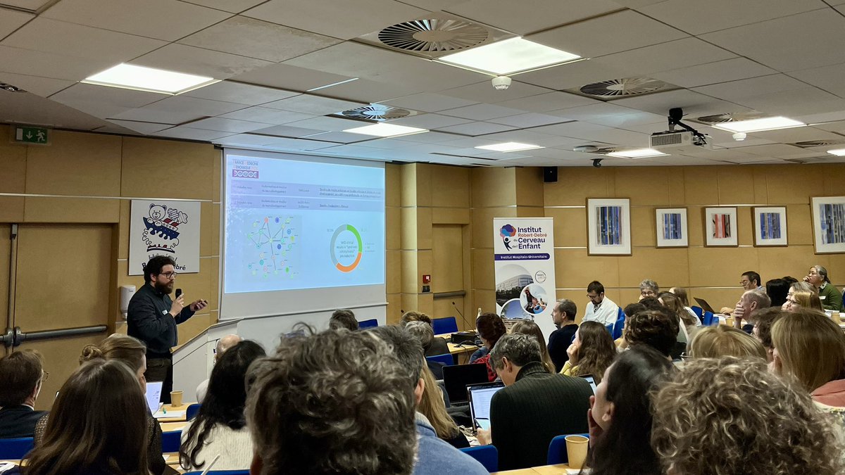 Hôpital Robert-Debré AP-HP (@hoprobertdebre) on Twitter photo #recherche 1️⃣ Dr <a href="/BorisChaumette/">Boris Chaumette</a> maître de conférences à <a href="/univ_paris_cite/">Université Paris Cité</a> et psychiatre au GHU Paris Psychiatrie et Neurosciences (hôpital Sainte-Anne) nous parle de l’importance des #maladiesrares, du neurodéveloppement et de leur trajectoire à l’adolescence. #recherche 1️⃣ Dr <a href="/BorisChaumette/">Boris Chaumette</a> maître de conférences à <a href="/univ_paris_cite/">Université Paris Cité</a> et psychiatre au GHU Paris Psychiatrie et Neurosciences (hôpital Sainte-Anne) nous parle de l’importance des #maladiesrares, du neurodéveloppement et de leur trajectoire à l’adolescence.