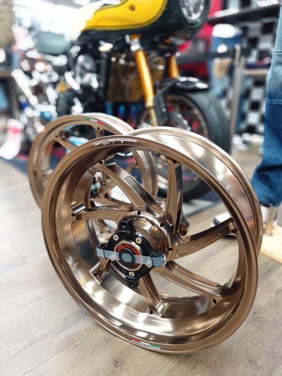 限定」の802D当店でも注文できます‼️ さらに❗️まだ展示できていませ