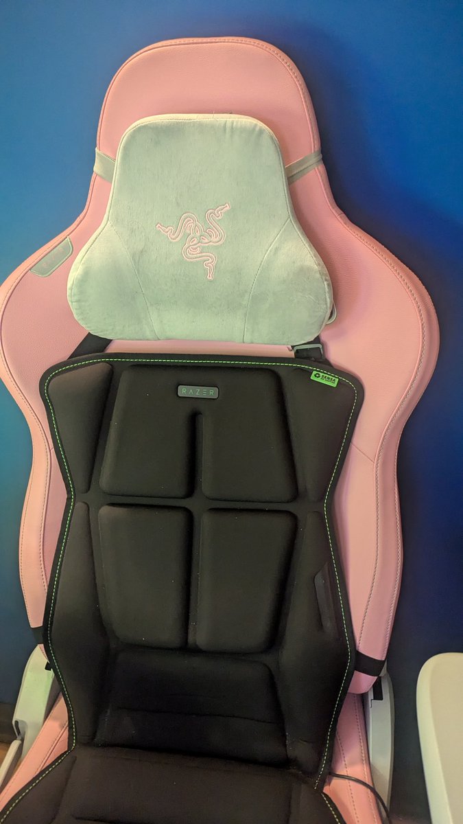 SistsSolar's tweet photo. #MyRazerChair https://t.co/JUZyLFRZXu