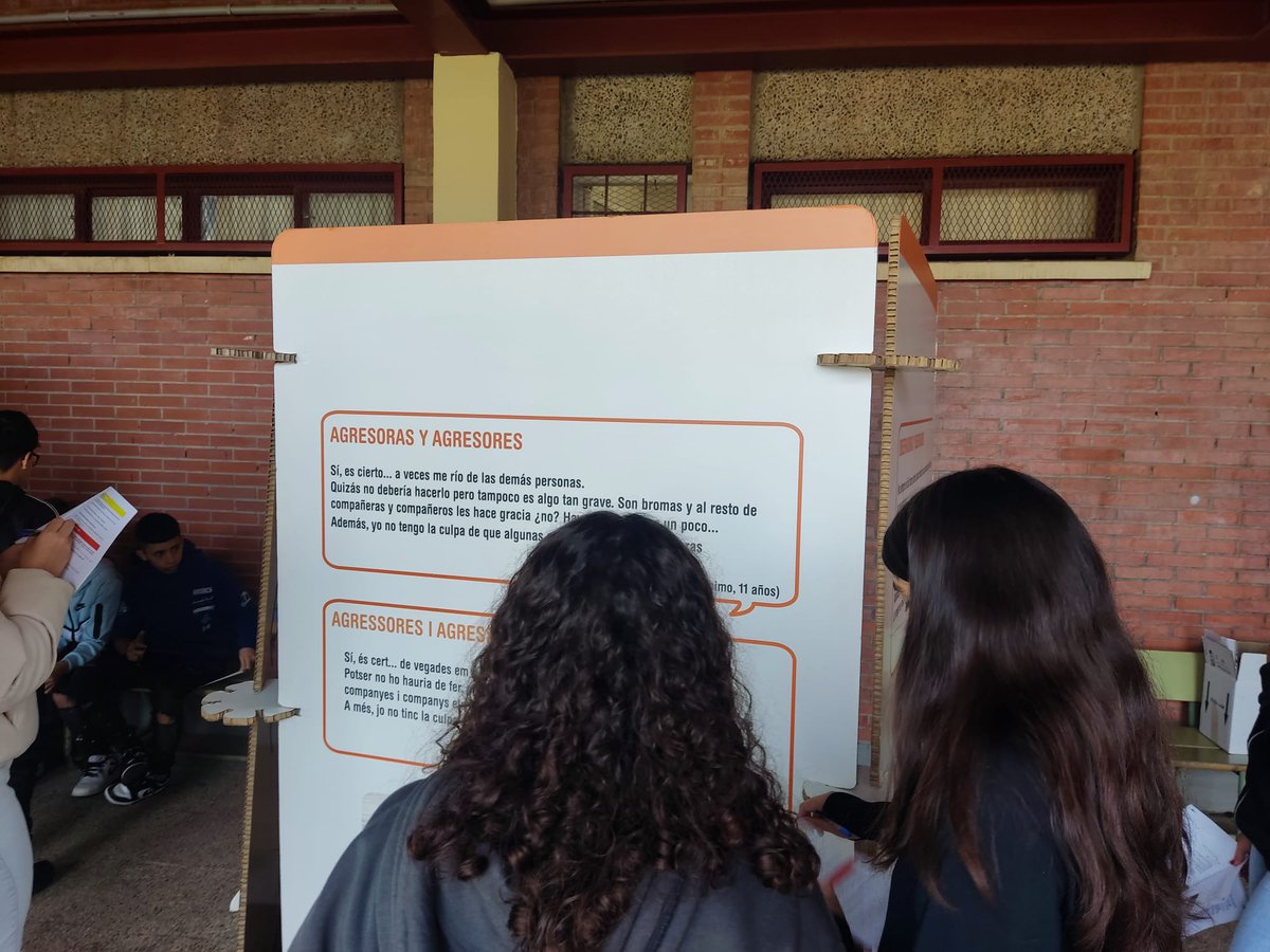 🤩Esta semana empezamos la actividad 'VEO VEO' en el centro IES Cavaleri con docentes y alumnado de 1ª y 2º de ESO 
✅Proyecto #ACPP “ESR,EPD: Agentes de Convivencia por el Desarrollo Sostenible” financiado por la Agencia Andaluza de Cooperación Internacional para el Desarrollo