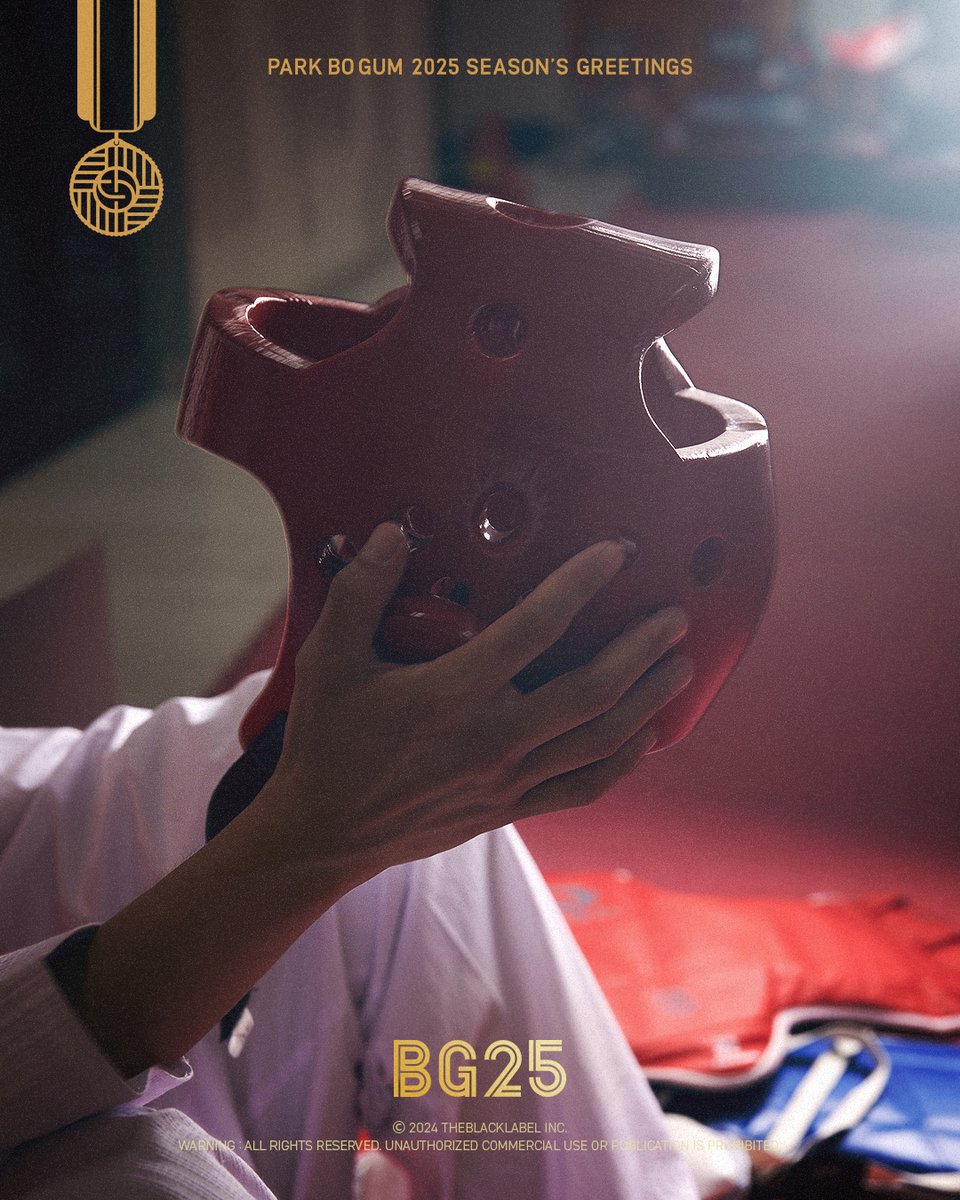 PARK BO GUM 2025 SEASON'S GREETINGS
MOOD POSTER 1

▫️ PRE-ORDER｜2024.11.20 - 2024.12.15
▫️ RELEASE｜2024.12.16
▫️ PARKBOGUM.bio.to/2025SEASONSGRE…

#박보검 #PARKBOGUM #SEASONSGREETINGS
#THEBLACKLABEL #더블랙레이블