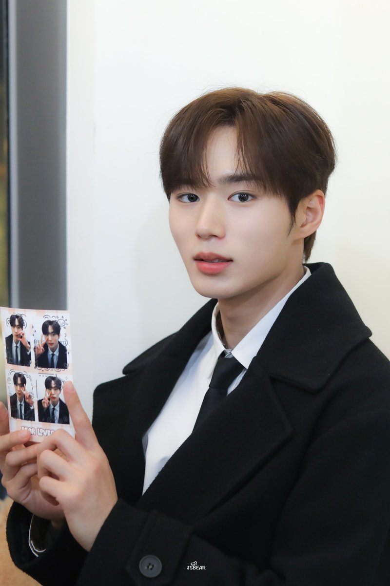 jsbear1120's tweet image. 241120  

#위아이 #WEi #김준서 #KIMJUNSEO #준서 #JUNSEO #준서베어