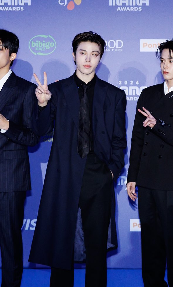 sojunghwanmamii's tweet photo. ลูกหลานแชโบลสุดๆ หล่อสูง ขาว หุ่นดี เต้นเก่ง เสียงก็ละมุนอีก ซีรี่ส์เข้าได้เลย จองฮวานพร้อมนานละ😭🫠 https://t.co/Uo1DrvzhyZ