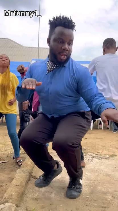 Homiebishop's tweet photo. Me when Bend started   Vs   Me after 10secs 😭

God bless Morayo 🦅 https://t.co/pRpwWedEbh