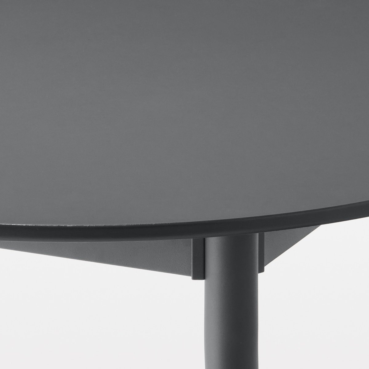 新商品】軽くて丈夫『中でも外でも使える 丸テーブル アルミ脚 小