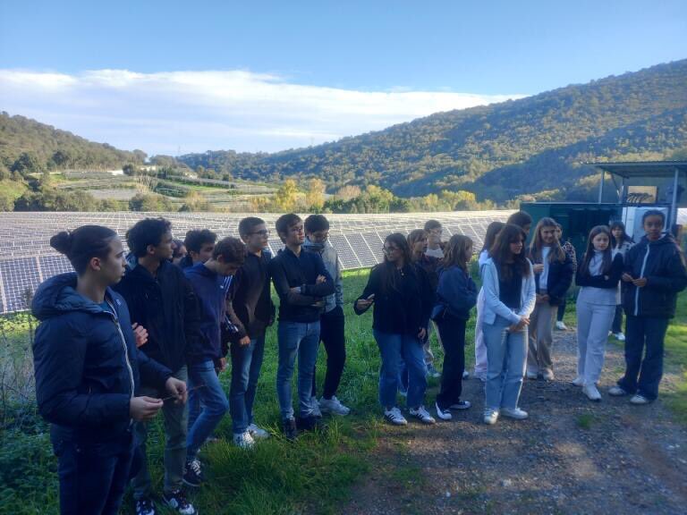 #semainedelindustrie 
Visite de la centrale de production électrique avec stockage d énergie sur des batteries Tesla sur le site de Giurone. Sensibilisation de nos élèves de 3eme du <a href="/cgIleRousse/">COLLEGE PASCAL PAOLI ILE ROUSSE</a> au développement durable <a href="/accorse/">Académie de Corse</a>