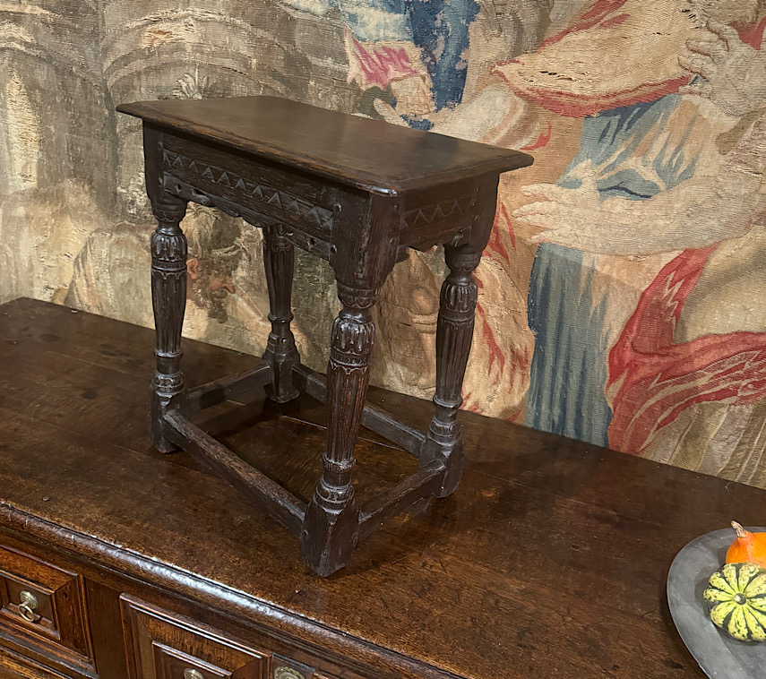 jackie_simonini's tweet image. A wonderful elizabethan joint stool. English. Circa 1580. 

tinyurl.com/5yad7yxe

#stool #antiquestool #antiqueoakfurniture #antique #furniture