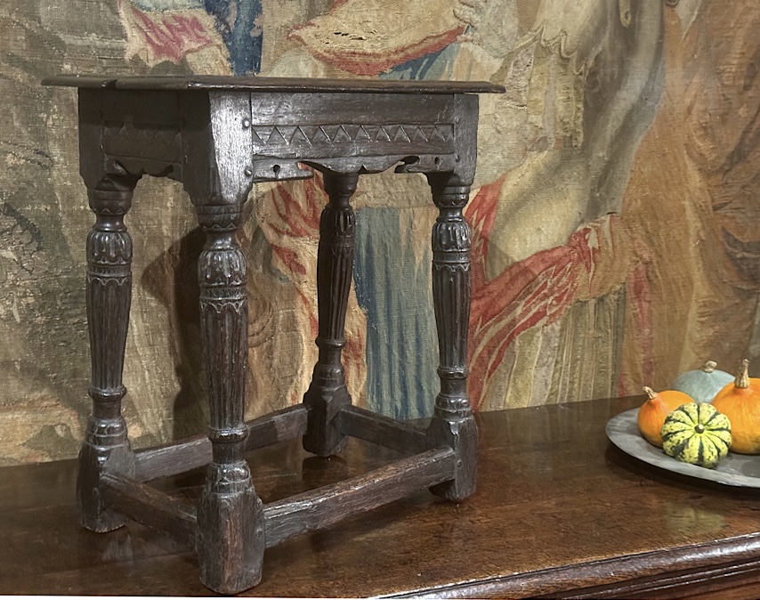 jackie_simonini's tweet image. A wonderful elizabethan joint stool. English. Circa 1580. 

tinyurl.com/5yad7yxe

#stool #antiquestool #antiqueoakfurniture #antique #furniture