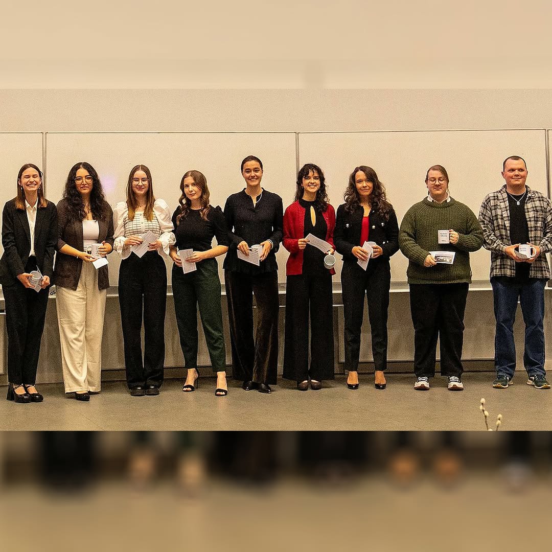 👨‍🎓👩‍🎓 Erste Absolvent*innen des Bachelorstudiengangs „Quantitative Biology“ 
Gemeinsam brachten die #HHU und die Universität zu Köln mit Unterstützung von Exzellenzcluster für Pflanzenforschung <a href="/ceplas_1/">CEPLAS</a> 2021 den Bachelor-Studiengang auf den Weg. 1/3