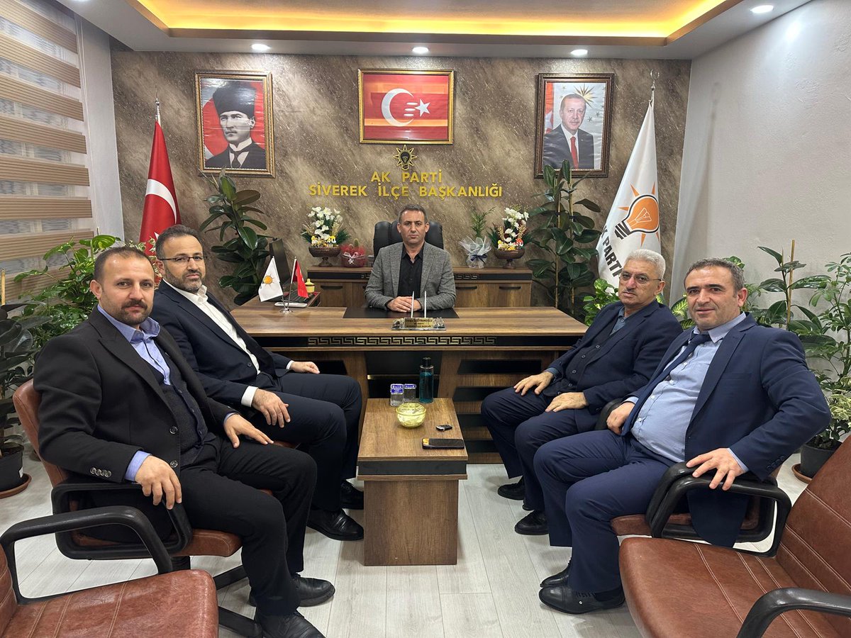 Özel Meslek Liseleri Federasyonu Genel Başkanımız Avukat Ahmet YALÇIN Başkan Vekili Mustafa KIZMAZ Genel Sekreter Celal ALTUN,  Siverek AK Parti İlçe Başkanı Cengiz ÖZEYRANOĞLU'na hayırlı olsun ziyaretinde bulundular. Yeni görevinde başarılar dileriz.