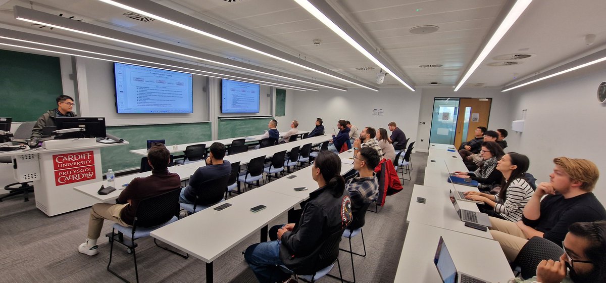 CardiffVisComp's tweet image. In the #vLunch on November 13, 2024, we hosted Yixiao Li from Beihang University, China. The audience explored fascinating insights into Perceptual Visual Signal Processing, showcasing cutting-edge advancements in visual computing. 🌟 #VisualComputing #AI #vLunch