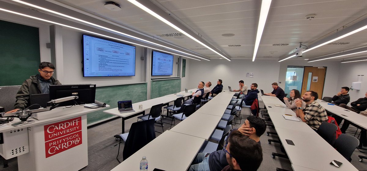 CardiffVisComp's tweet image. In the #vLunch on November 13, 2024, we hosted Yixiao Li from Beihang University, China. The audience explored fascinating insights into Perceptual Visual Signal Processing, showcasing cutting-edge advancements in visual computing. 🌟 #VisualComputing #AI #vLunch