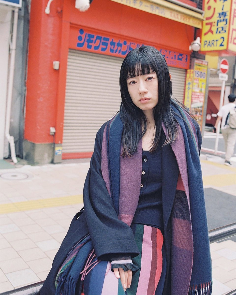 ミュージシャンの #塩塚モエカ（ @moekashiotsuka ）さんが着こなす