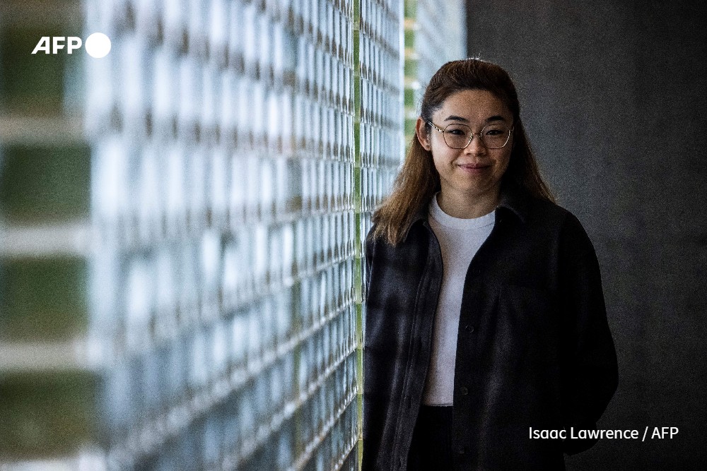 Holmes Chan (@holmeschan_) on Twitter photo Hong Kong-born Elim Chan is among the up-and-coming orchestra conductors shaking up the classical music world.
"I am proud of the fact that there is actually this thing called a 'Hongkonger', a very cool hybrid quality," she told <a href="/AFP/">AFP News Agency</a>.
Interview: bit.ly/3ZfMJIy🧵 Hong Kong-born Elim Chan is among the up-and-coming orchestra conductors shaking up the classical music world.
"I am proud of the fact that there is actually this thing called a 'Hongkonger', a very cool hybrid quality," she told <a href="/AFP/">AFP News Agency</a>.
Interview: bit.ly/3ZfMJIy🧵
