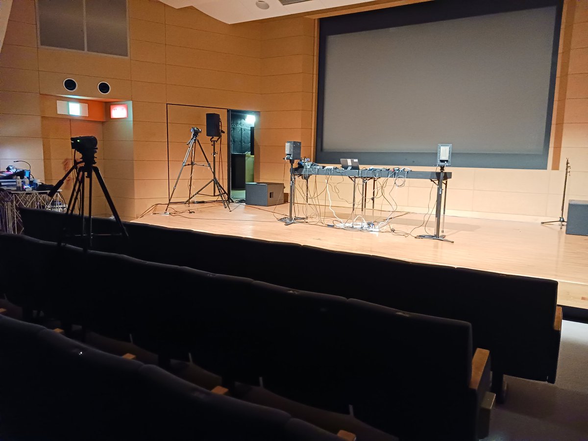 nxpclab's tweet photo. Ogaki Mini Maker Faire 2024の設営準備中です！いよいよ明日っ

NxPC ライブ会場のセミナーホールは信長像の奥にあります。こちらも設営しました！順次リハーサルも進めています。
#OMMF https://t.co/MkSrLSo4mE