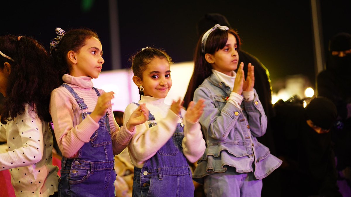 الأطفال مستمتعون في #مهرجان_الزهور_بالرس 😁✨

سارعوا بزيارة المهرجان في آخر يوم ⏳🤩
#زهور_الرس #القصيم #الرس