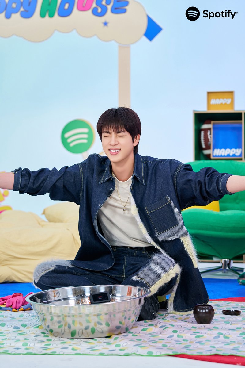 SpotifyKpop's tweet image. listen to @bts_bighit Jin's new album 'Happy' on Spotify! spotify.link/Jin-Happy