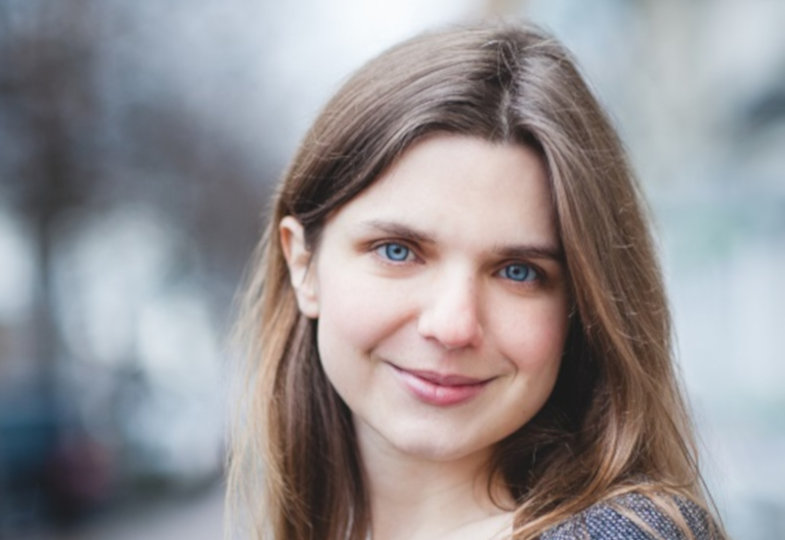 Am sogenannten „Red Wednesday“ machen jedes Jahr rot angestrahlte Kirchen auf die Verfolgung von Christen aufmerksam. Finden Christenverfolgungen genug Beachtung? Der Einwurf von Isabel Barragán. herder.de/hk/einwurf/ein…