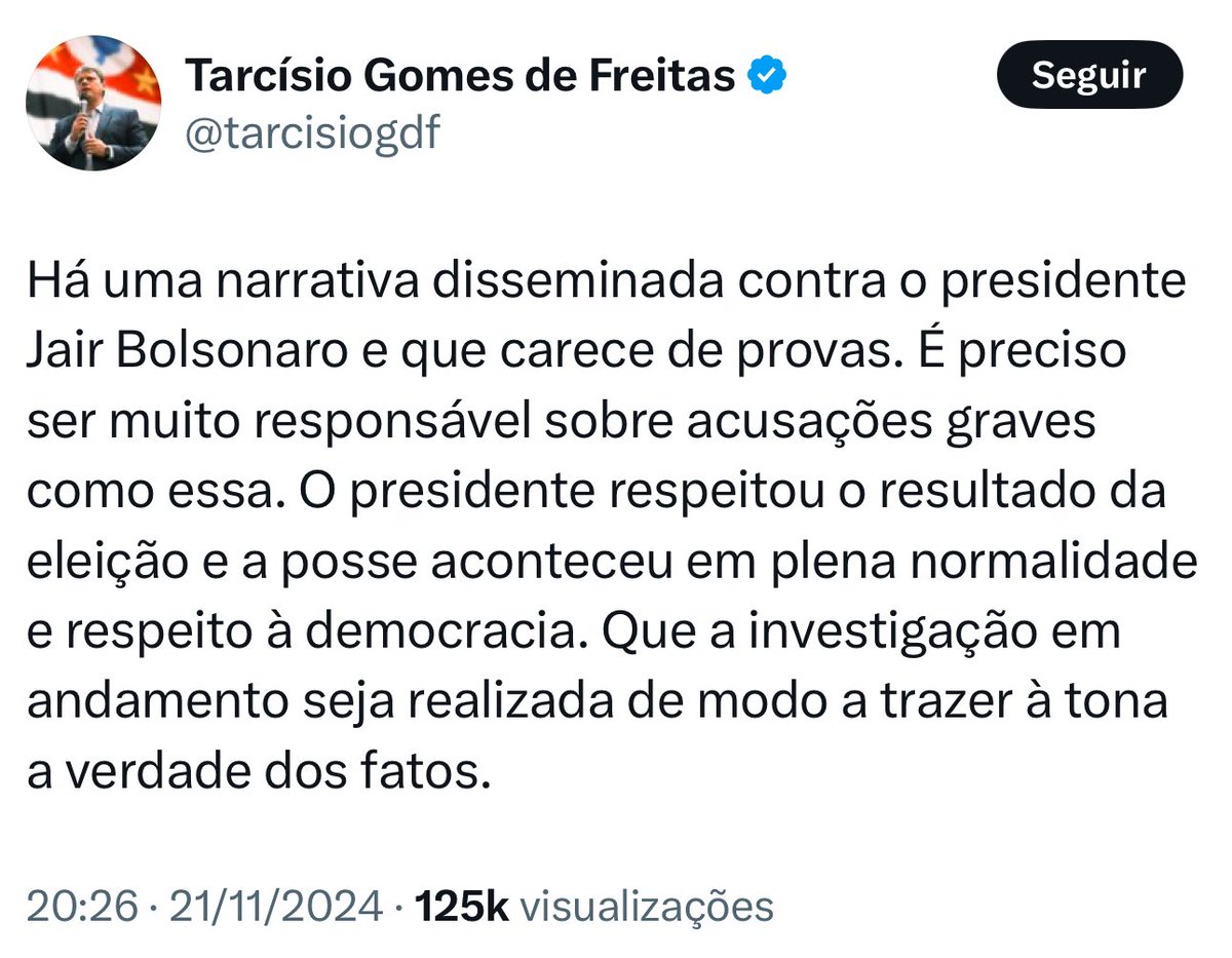 lucianocarvaIho's tweet photo. Bolsonaro aceitou tanto o resultado da eleição que acusou e continua acusando de fraude + incentivou um bando de gado a invadir Brasília pra “tomar o poder”.

Quem acredita que Tarcísio é moderado é apenas bolsonarista de sapatênis. https://t.co/22EwMinJqv