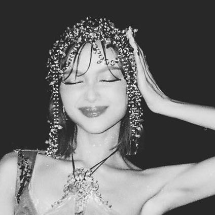 gwencolah's tweet photo. this gwen 🥹🥹🥹                  

                  2023                                               2024 https://t.co/L0Ee6Dzmnd