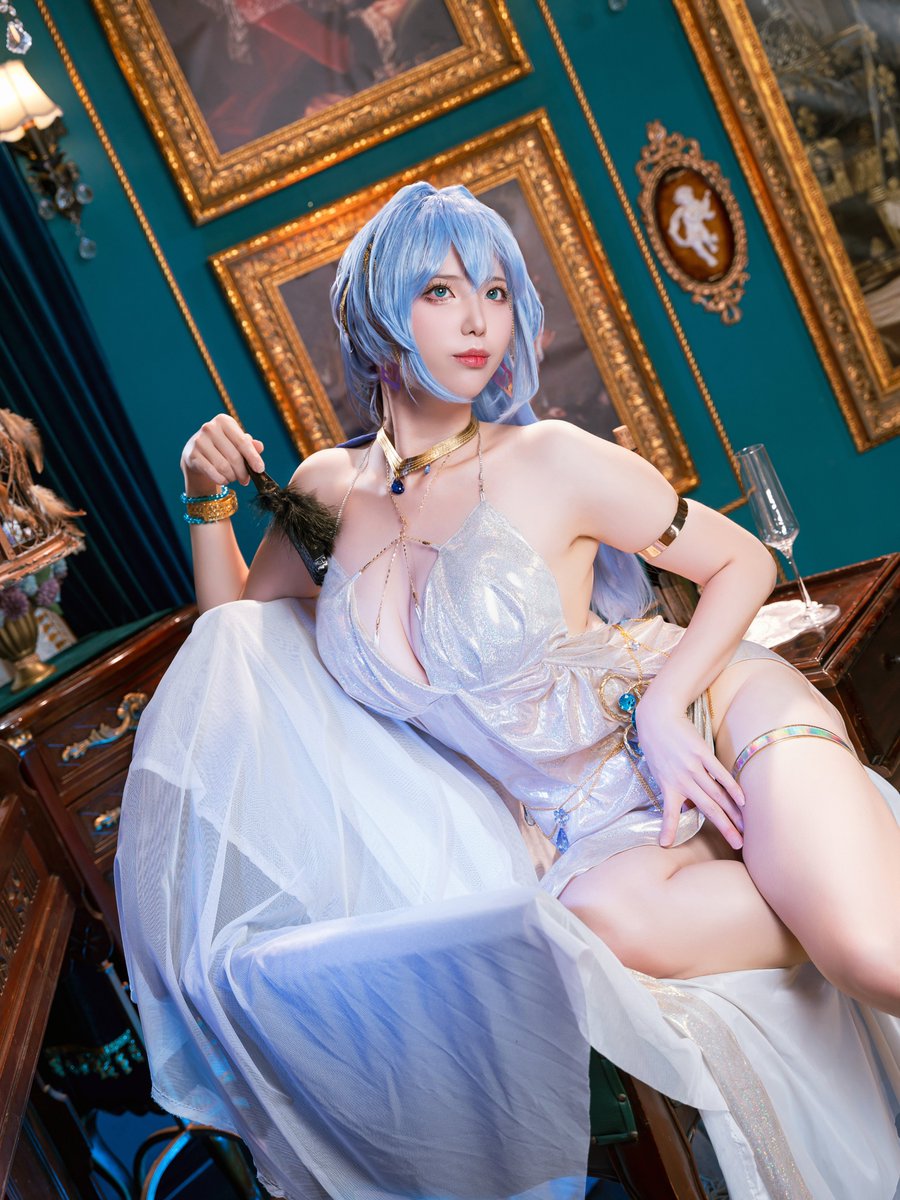 kufoxx's tweet photo. Helm : Chandelier 
🥂
#NIKKE https://t.co/EJU2WE0wlc