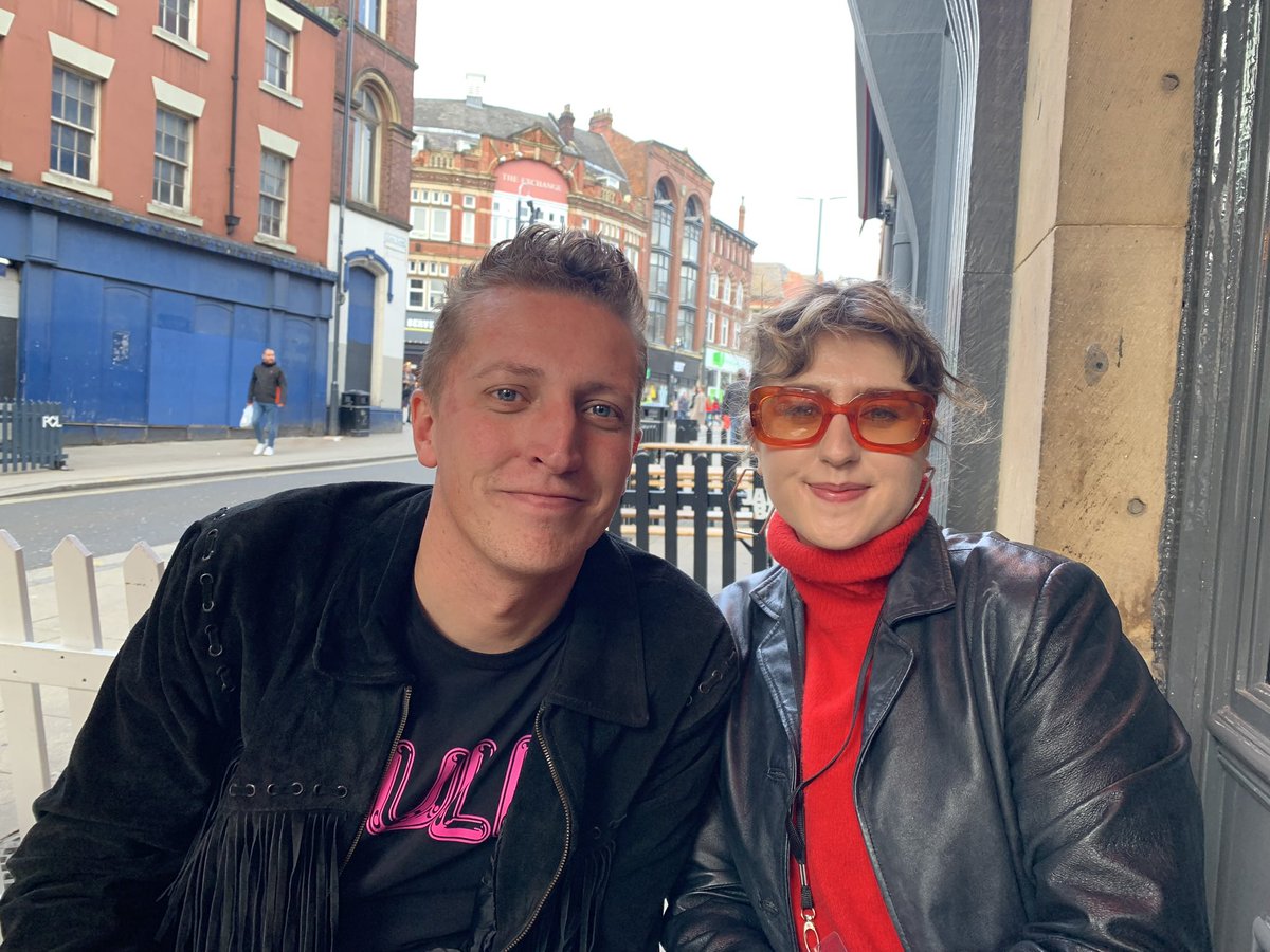 Guest Singer tweet media