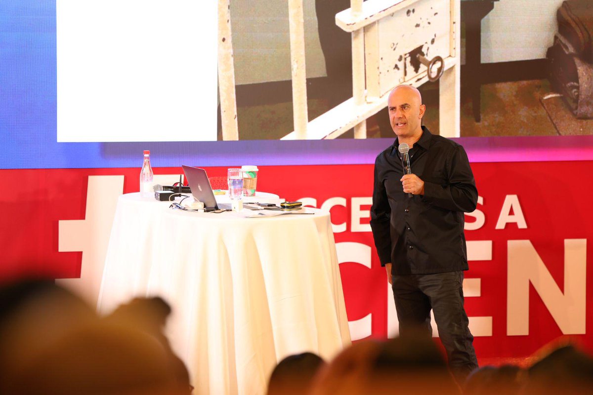 wfreemantle's tweet image. &quot;Victims make excuses, Leaders deliver results&quot; 🔥- Robin Sharma 
#SuccessIsAScience