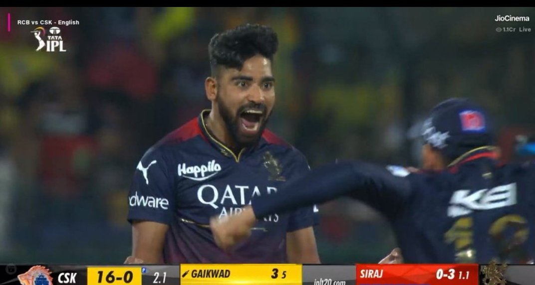 Rinki_saini98's tweet photo. Siraj came to save Kohli man 😭😭

Use that RTM at any cost @RCBTweets #siraj https://t.co/fvIkJp1kKt