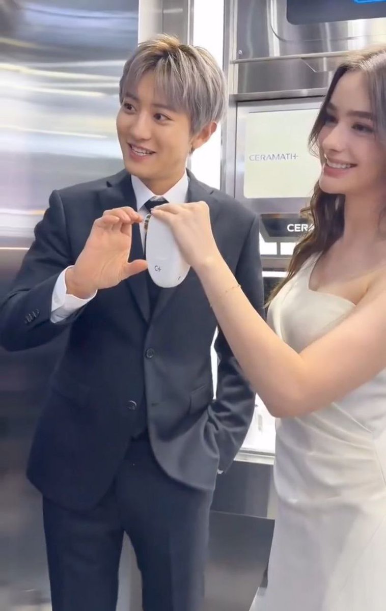 چانیول حالا که دقت میکنم برای جرو به اندازه کافی تو خونه غذا نذاشتی برگرد زودتر 

#Chanyeol <a href="/weareoneEXO/">EXO</a>