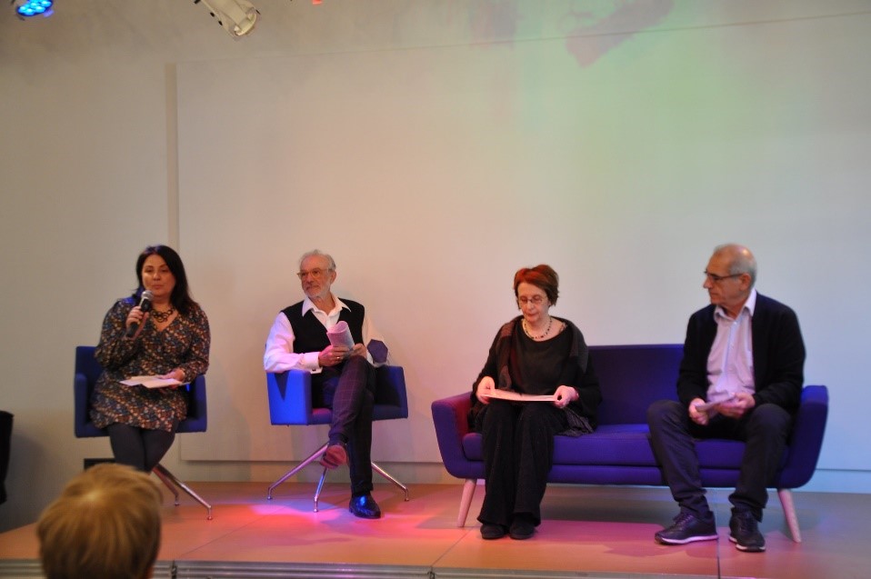 Future Library tweet media