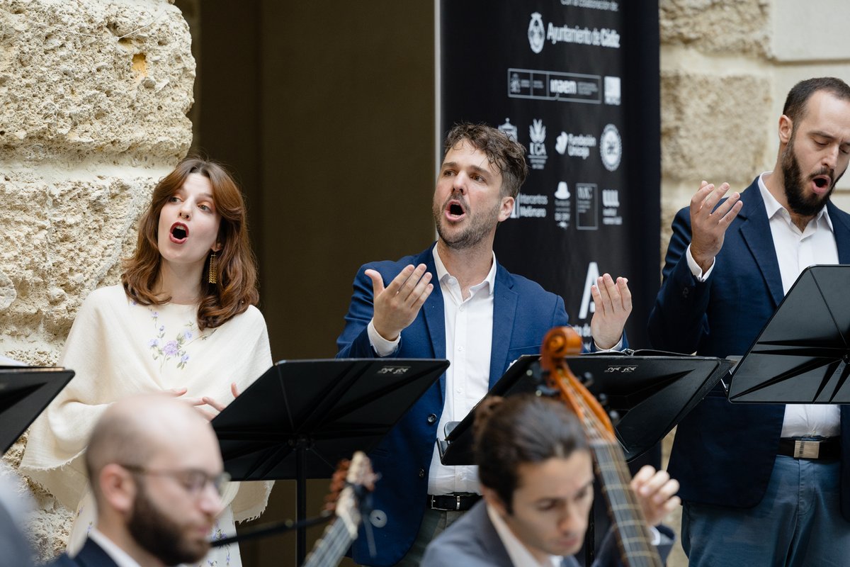 cantoriamusic's tweet photo. 📍Entre jácaras y villancicos, la @CIberoamerica se vino arriba.

Esto fue '¡A la fiesta, zagales!' en el Festival de Cádiz. Hay que repetir.

@CulturaCuenta | @Cadiz_es | @ICA_RegMurcia | https://t.co/rNSGNtEIN1