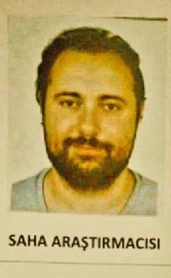 uborwetenga's tweet photo. marmarayda en yakın durakta inecek kişiyi bulup yerine oturmak için fenotip analizi yaparken https://t.co/dQiqXGgFHi