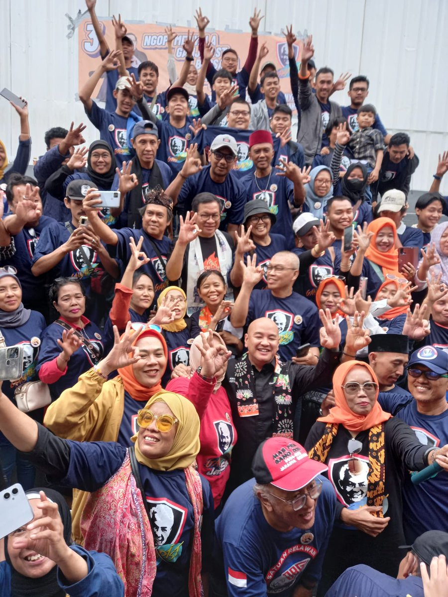 YULI SUGIYANTO (@yulisugiyanto06) on Twitter photo Cagub Jakarta <a href="/pramonoanung/">Pramono Anung (IG : @pramonoanungw)</a> menghadiri acara Ngopi Menyala Ganjarist bersama Mas Pram di RX Cafe and Eatery, Kemayoran, Jumat (22/11).
Mas Pram mengapresiasi dukungan yg diberikan Ganjaris & menyampaikan program kerja yg relevan bagi mayoritas anak muda.
#GanjaristM3nyala Cagub Jakarta <a href="/pramonoanung/">Pramono Anung (IG : @pramonoanungw)</a> menghadiri acara Ngopi Menyala Ganjarist bersama Mas Pram di RX Cafe and Eatery, Kemayoran, Jumat (22/11).
Mas Pram mengapresiasi dukungan yg diberikan Ganjaris & menyampaikan program kerja yg relevan bagi mayoritas anak muda.
#GanjaristM3nyala