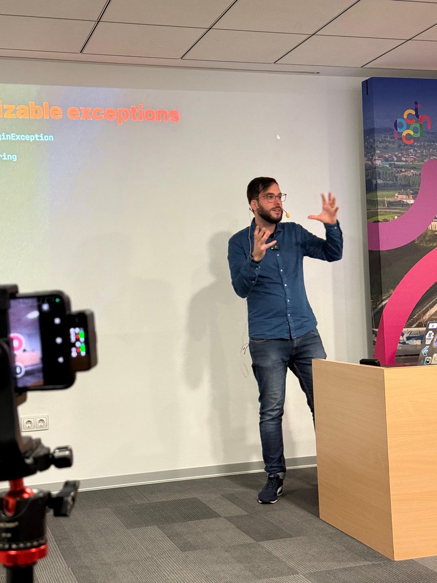 GdgSantander's tweet photo. El futuro de BackEnd en Dart!!! 🚀
Brutal! Gracias @vicajilau por compartir con nosotros @GDG_ES 🤓
#DevFestSpain #DevFest #DevFestSantander https://t.co/2uvnv9YfOQ