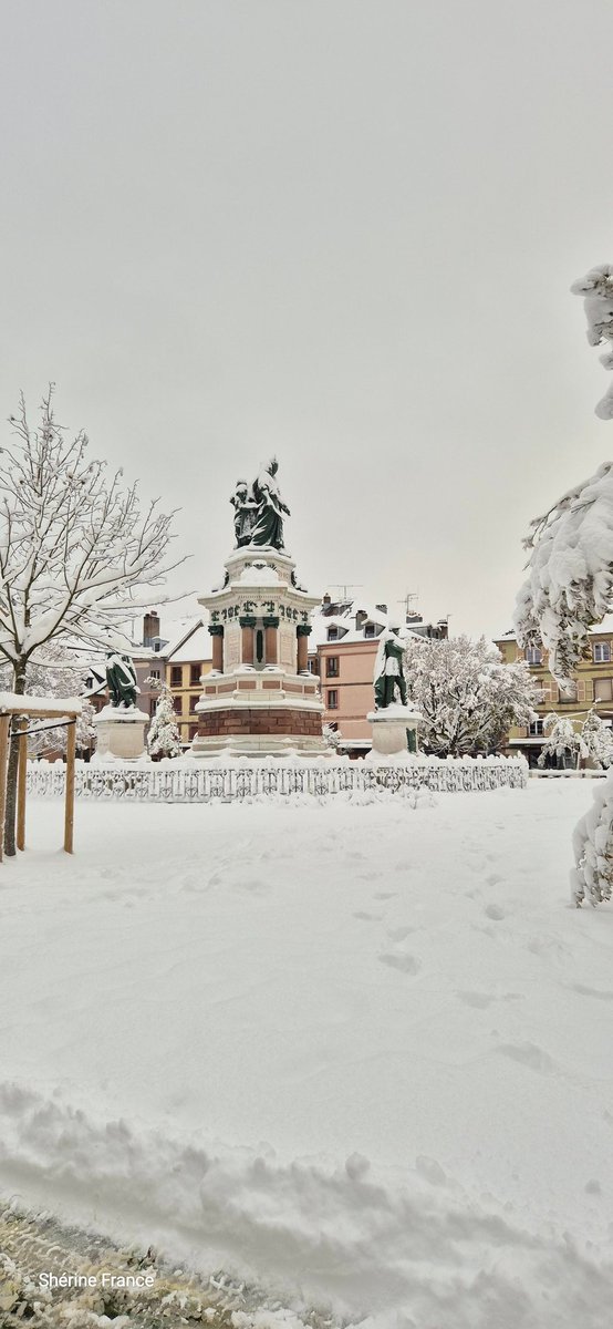 SherineFrance's tweet photo. #Belfort #Neige #Franche_Comté https://t.co/QRtZFzOcCT
