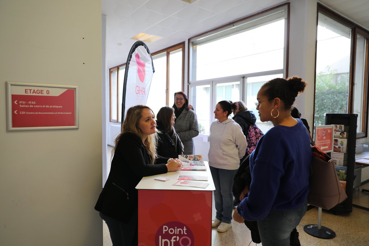 Les étudiants infirmiers ont pu participer à un moment d'échange lors du Point Inf'O
ℹ Cet événement, animé par les infirmiers et cadres infirmiers
Un grand merci aux personnes mobilisées pour ce rendez-vous riche en informations et en échanges ! 🙏
#GHRMSA
