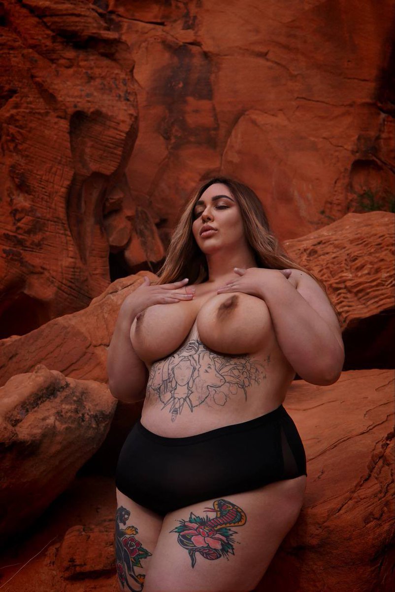 Do you like your girls bbw? 😈 https://t.co/KudpwnivhB