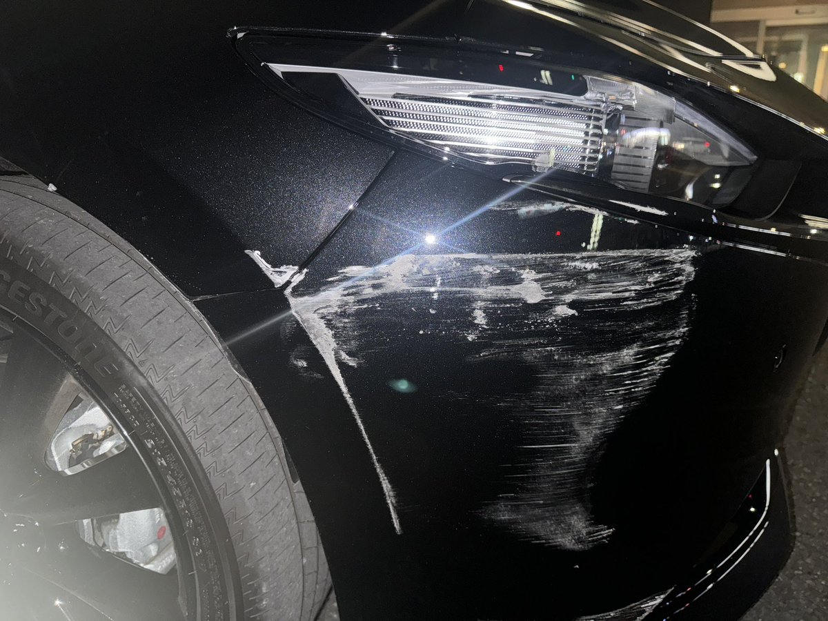 kuroneko_Mazda3's tweet photo. くそ泣ける

まだ納車して2週間経ってないのにこの惨状。

自分でやったならまだ諦めつくけど人にやられて、しかも逃げるのはありえない https://t.co/uNxNvkiT8b