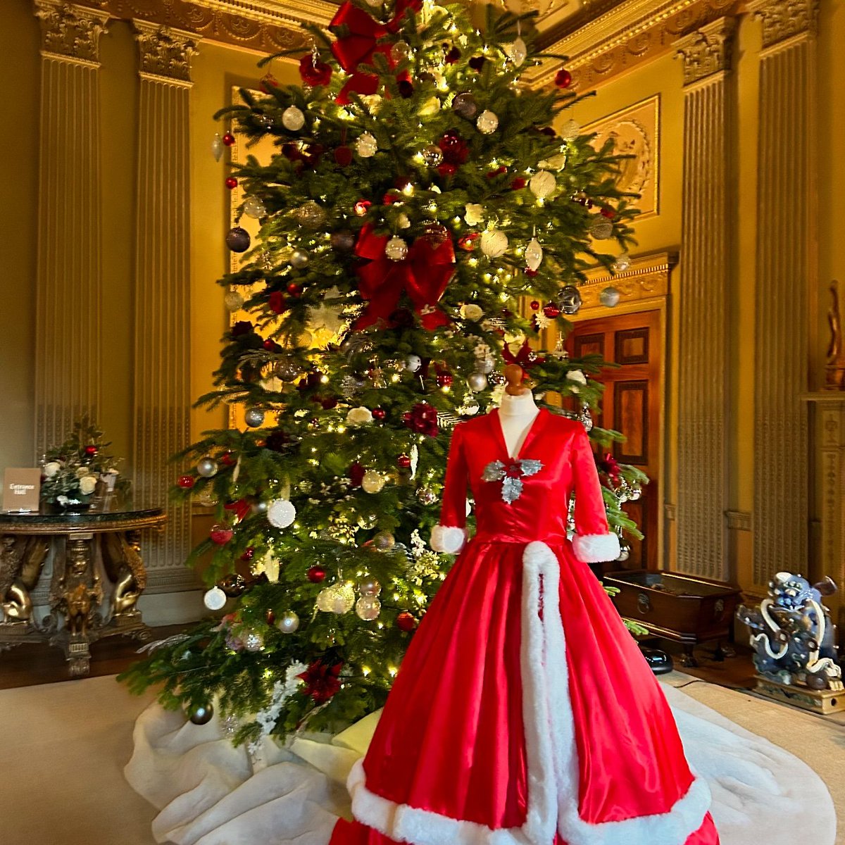 RDGWhatsOn's tweet photo. It's Lights, Camera, Christmas at Basildon Park this festive season - each room is decorated with a nod to timeless Christmas films, with twinkling lights and cinematic holiday magic.
Till 5 Jan
https://t.co/hnzg6lry81 https://t.co/viqcrODSra
