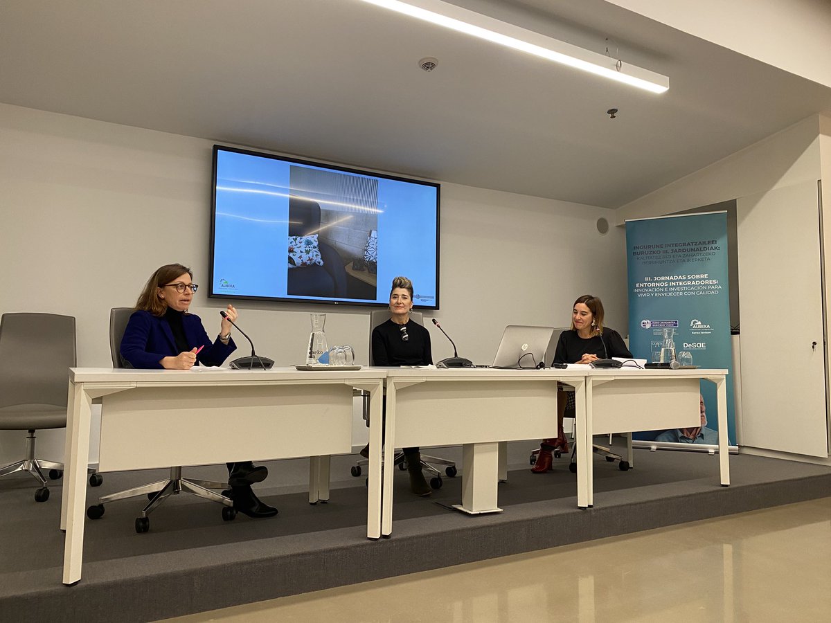 Igone Etxeberria e Irantzu Sole de Murieta nos hablan de la herramienta para la medición del impacto en el bienestar asociado a la modificación de entornos en residencias de la tercera edad.