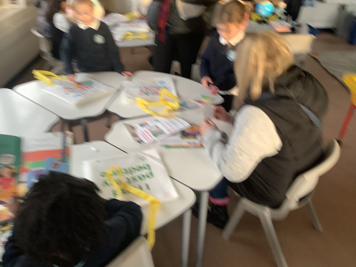 Thank you to the grown ups who came to visit us and share our exciting <a href="/ReadWriteCount/">Read Write Count</a> bags with us yesterday.😍 <a href="/CVLovesReading/">CanalViewLovesReading</a> <a href="/CanalViewPSEdin/">Canal View PS</a>