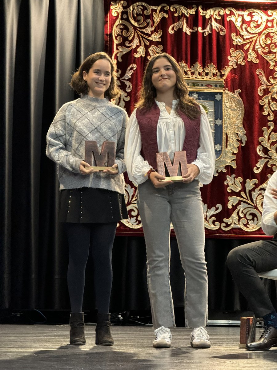 Muchas gracias a <a href="/JMDmoratalaz/">Distrito de Moratalaz</a> por este reconocimiento. Estamos muy orgullosos de nuestras chicas que han conseguido tanto éxito a pesar de su juventud. Todo esto, además, sin contar con un campo de cricket en Madrid.