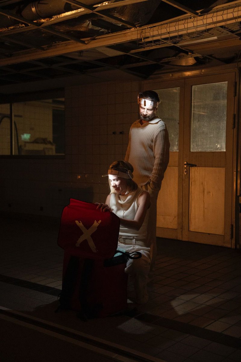 Heute Abend feiern wir die ausverkaufte Uraufführung von »Xploit:s« TOI, TOI, TOI an das gesamte Team! 💛 Los geht’s um 19.30h

🎟️ investigativetheater.com/xploits/

📍 im ehemaligen Kaufhaus am Stachus, München

Fotos von Verena Kathrein 

<a href="/ChristianeMudra/">Christiane Mudra</a>