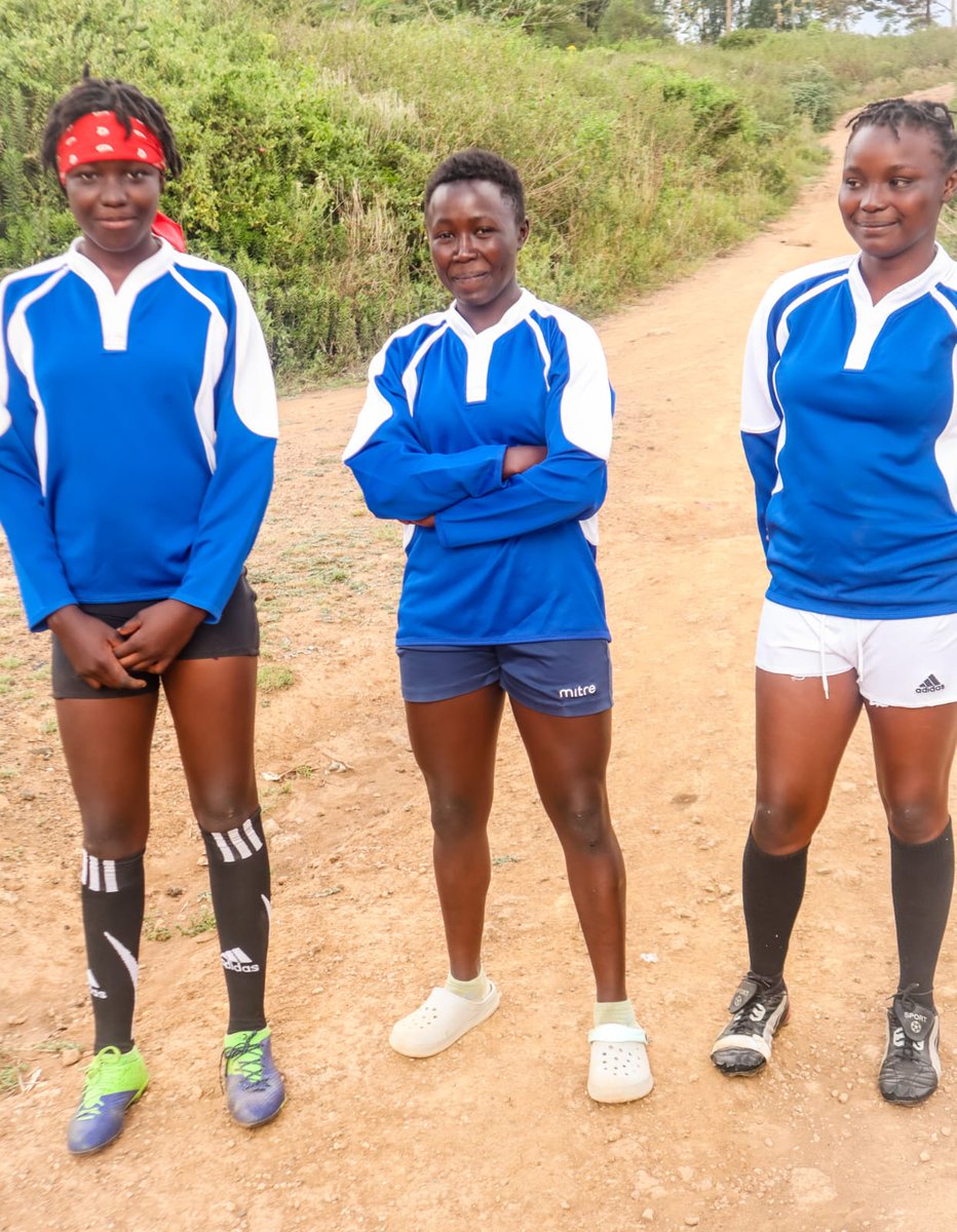 We have worked with 2 remarkable charities: "Taking Football to Africa &amp; Beyond" &amp; "Lottie's Way" to help take some of our surplus PE kit to Mathare school, Nairobi. lottiesway.com/taking-footbal…
Grey Court is now kitting out the players of Mathare United and Real Mathare.