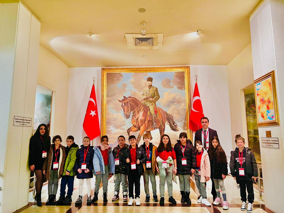 Kampüsümüz öğrencileri ile Ankara kültür gezimizde Ata'mıza duyduğumuz sevgi,saygı ve özlemin en yoğun hissedildiği Anıtkabir'i ziyaret ederek ona şükranlarımızı sunduk.
İlk Meclis ve Millet Kütüphanesi ziyaret ettik.

<a href="/bahcesehirk12/">Bahçeşehir Kolejleri</a> <a href="/kimyaorgbk/">Kimya Organizasyon-Bahçeşehir Koleji</a> <a href="/osmanzekiozger/">Osman Zeki Özger</a> <a href="/ucannmustafa/">Mustafa UÇAN (Tarih Öğrt)</a>