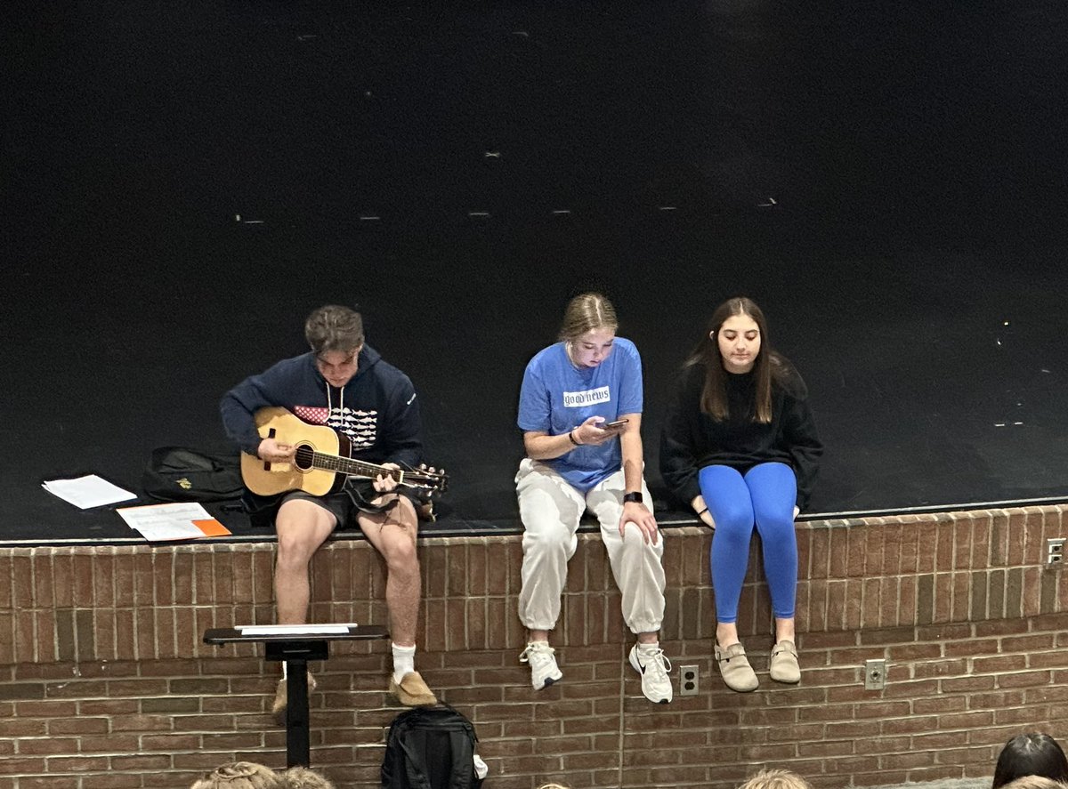 fca_ryle's tweet photo. Today was an amazing experience Worshiping! https://t.co/gn9GXbRmoa