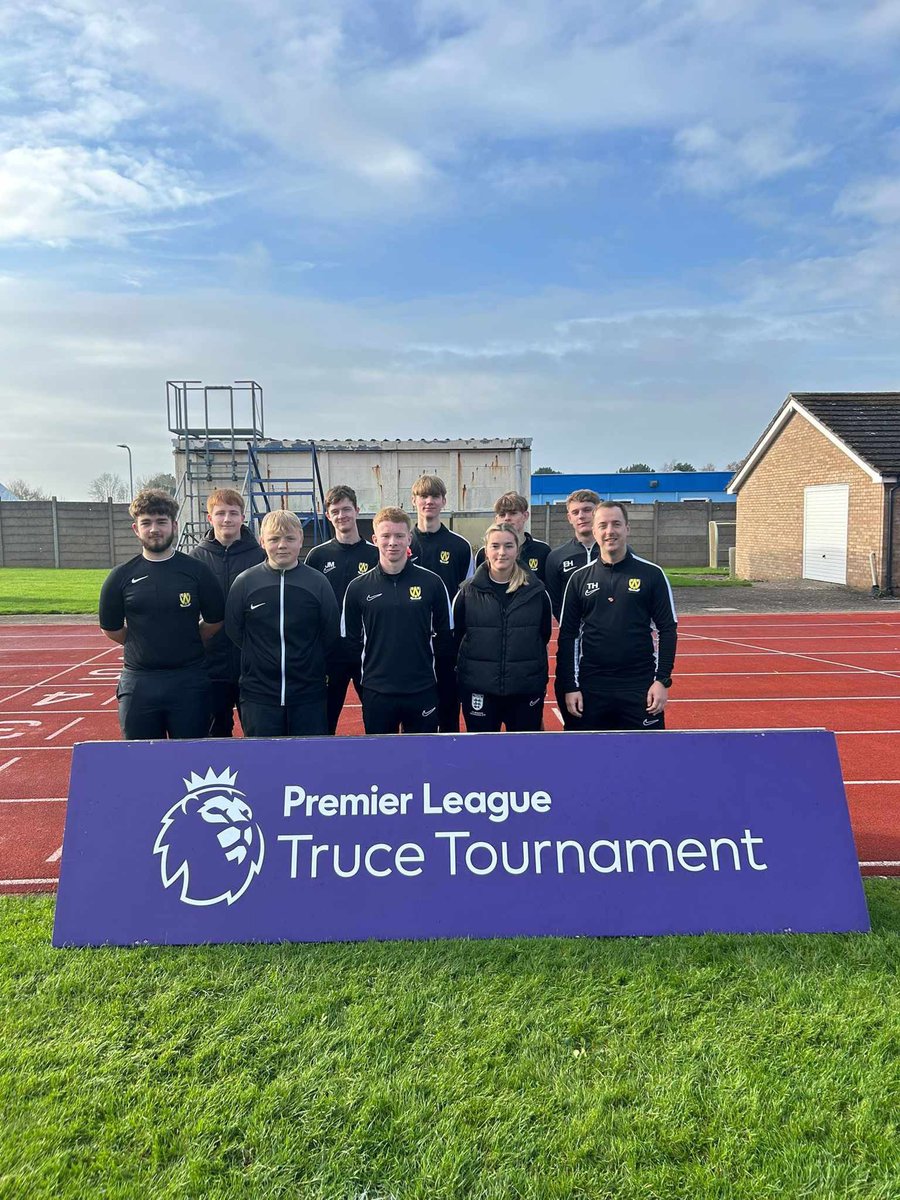 Teamgrassroots_'s tweet photo. #GRFShoutout to my son who is 17 and been refereeing for around 4 years, some games are fabulous, but some a baptism of fire! I frequently offer information regarding the next referee course a spectator can attend! #norefnogame
#youngreferee
#GrassrootsFootball #TeamGrassroots #GRF