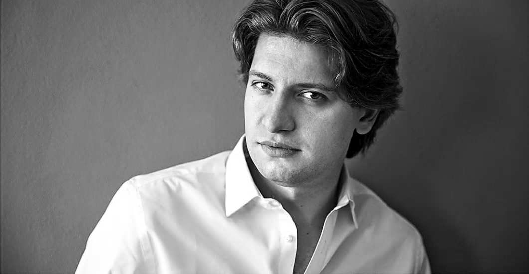 MusicDaily_uk's tweet photo. Daniele Rustioni, 41, becomes the Met Opera's Principal Guest Conductor starting 2025-26, conducting 2+ operas per season. He's only the third in the Met's history to hold this title. #MetOpera https://t.co/bhFS9zLeLJ